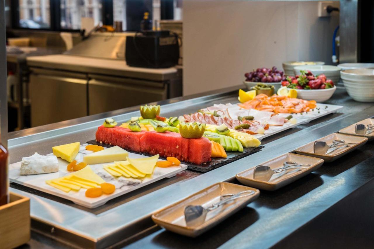 Peppers Waymouth Hotel Аделейд Екстериор снимка A buffet at a hotel